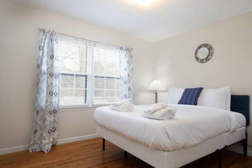 Forest Hills Fresh-centrally Located, Pets, Wifi
