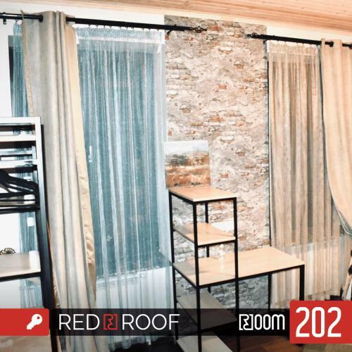 Hostal Redroof Country House Hotel