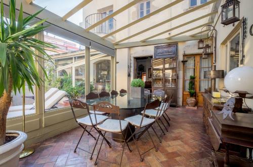 Can Felip Apartments