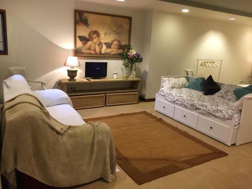Apartamento Independiente Con Jard�n Privado