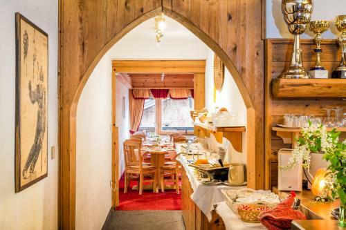 Bed & Breakfast Hotel Garni Ernst Falch