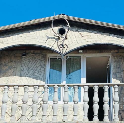 Madoyan Guest House