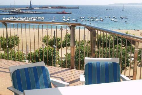 Apartment With Great Terrace At First Line
