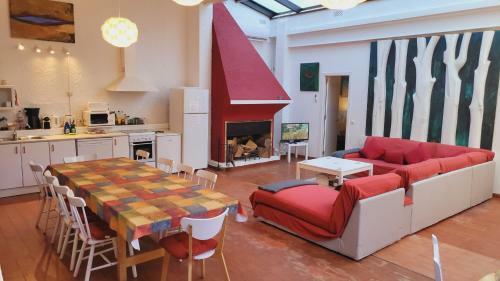 Villa Casa Con Jard�n A 45 Metros de La Playa. Es.