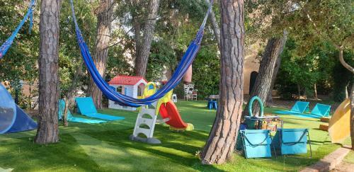 Villa Casa Con Jard�n A 45 Metros de La Playa. Es.
