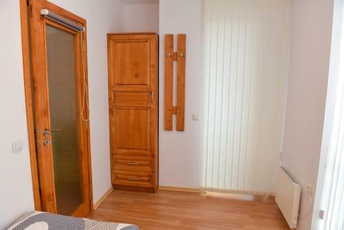 Two Bedroom Apartment In Front Of Gondola