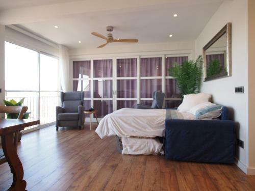 Seafront Apartment In Palam�s