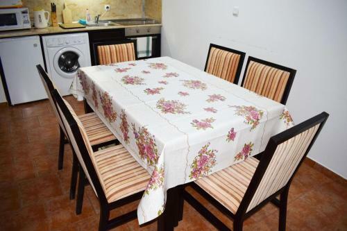 Private Apartment In Prespa