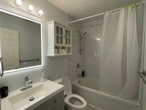 Apartamento Central Burnaby Whole Townhouse
