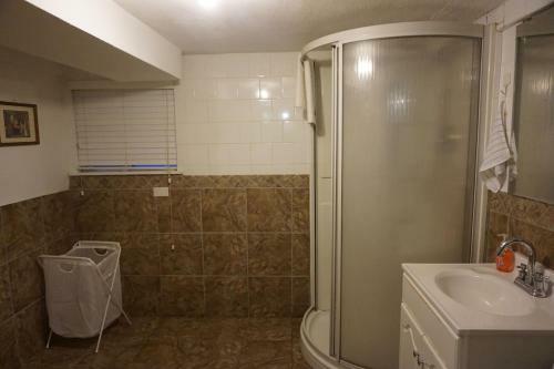 Apartamento Convenient, Private, 15 Mins To Downtown Vancouver