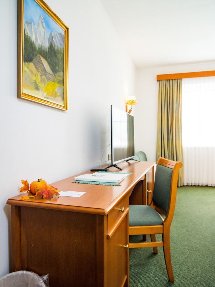 Tennis Golf Hotel H�llrigl