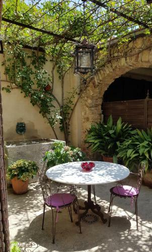 Petit Apartament Amb Pati Al Poble De Pals