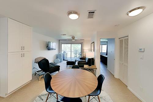 Wolf Bay Villas