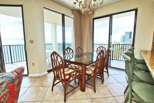 Phoenix East 1201 By Youngs Suncoast