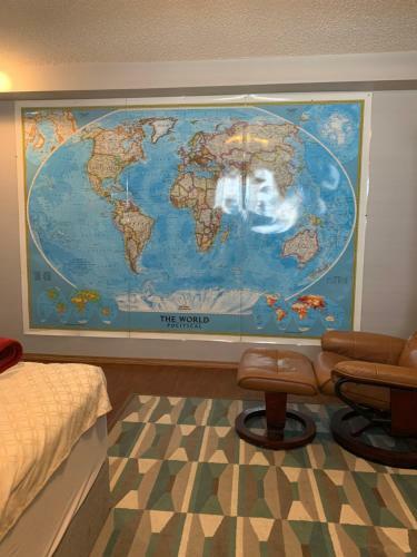 Small Private Basement Suite With Own Bathroom And Share Laundry