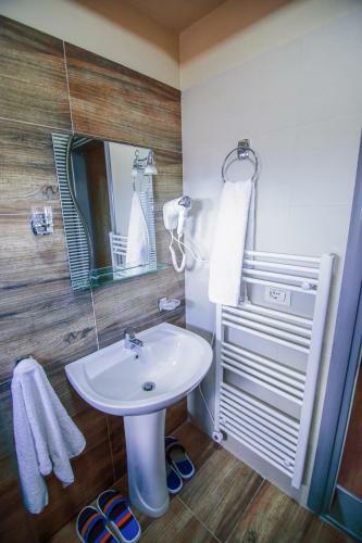 Sahati Hotel & Restaurant