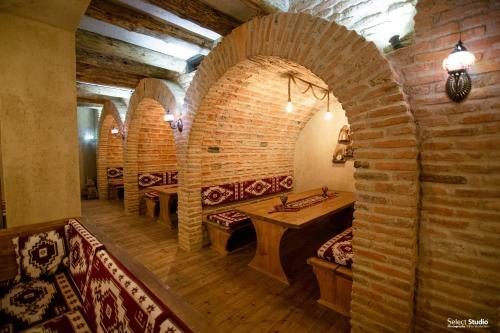 Sahati Hotel & Restaurant