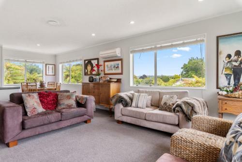 Lake View Lodge - Rotorua Upstairs Holiday Unit