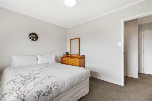 Lake View Lodge - Rotorua Upstairs Holiday Unit
