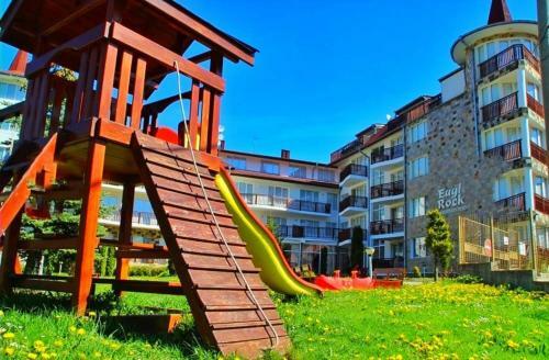 Two Bedroom Apartment In Eagle Rock Mountain Resort