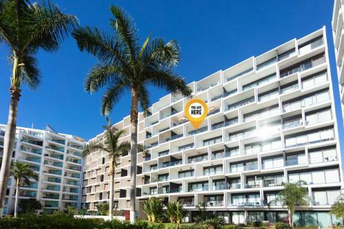 Blue View Beauty! Beachfront Condo With Large Private Terrace