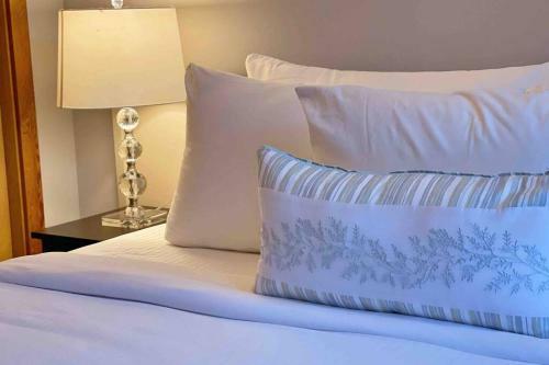 Apartamento Kingbed Suite-hottub-mntview-ug Parking