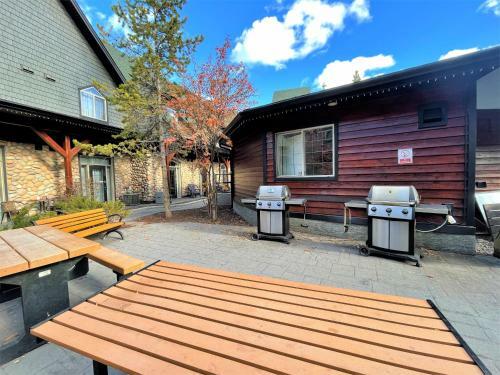 Upscale Chalet, Mystic Springs, Mountain Views, Pets Welcome