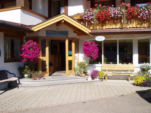 Apartamentos G�stehaus Strasser Hotel Garni