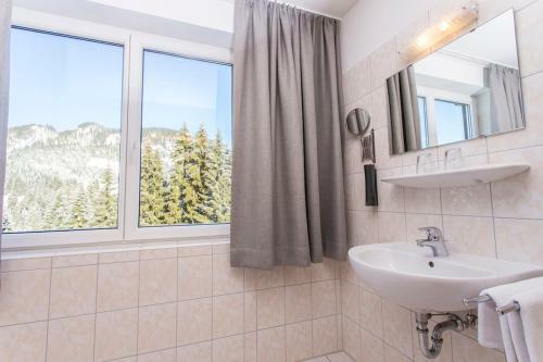 Hostal Alpengasthof H�rnlepass Kr�uterhotel