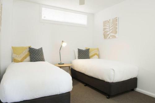 Jane's On Wategos Villa 1, 37 Marine Parade - 3 Bed Villa
