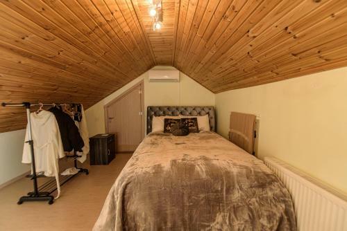 Apartamento Aprosmeno Luxary Jacuzzi House 2