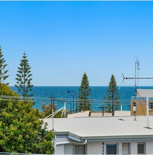 Apartamento Escape To This 2-bed Beach Home With Pool