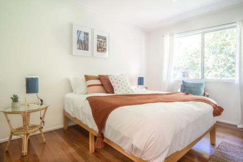 Mid-century Modern Retro Beach House Minutes To Beach