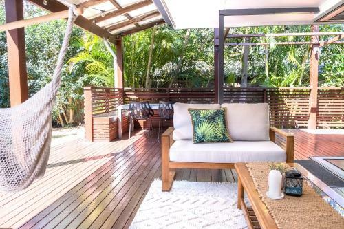 Mid-century Modern Retro Beach House Minutes To Beach