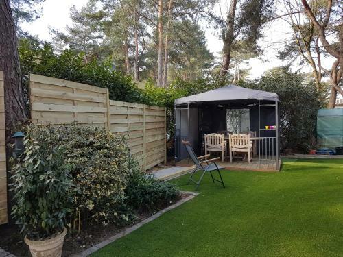 " Casitacuriosa " Chalet Op Camping Met Buitenzwembad
