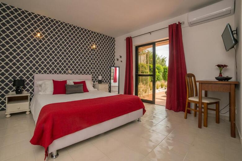 Hotel Albergaria Rosa Montes (.)