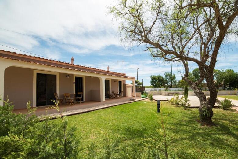 Hotel Albergaria Rosa Montes (.)