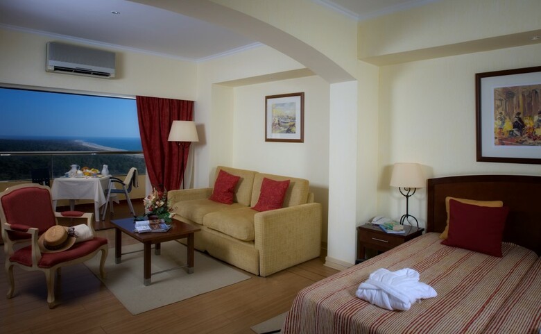 Yellow Praia Monte Gordo Hotel