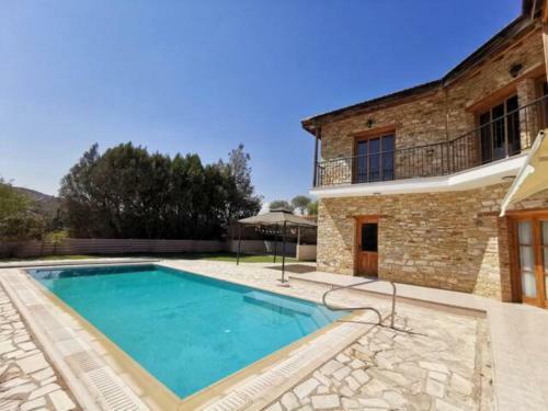 Unique Stonehouse Traditional Villa In Ayia Anna