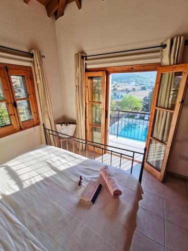 Unique Stonehouse Traditional Villa In Ayia Anna