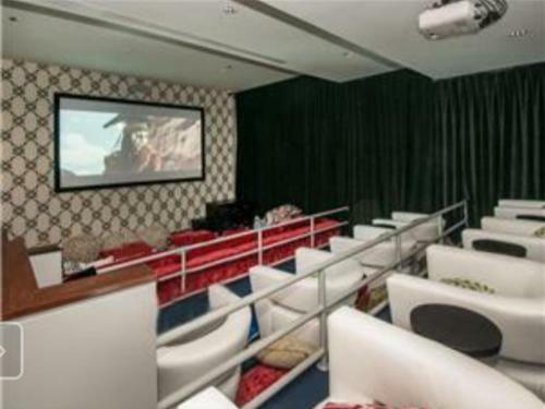 Hostal The Grand At Rum Creek 636