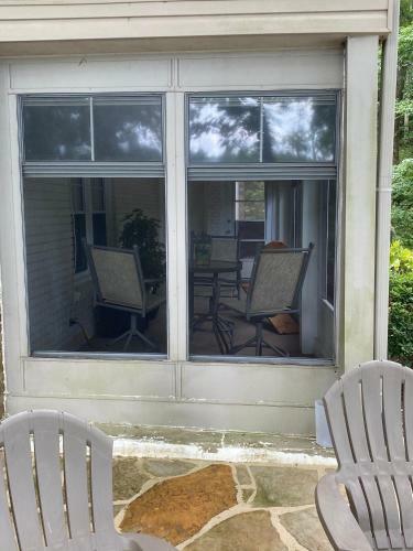 Spring Hill Lake House Apartment