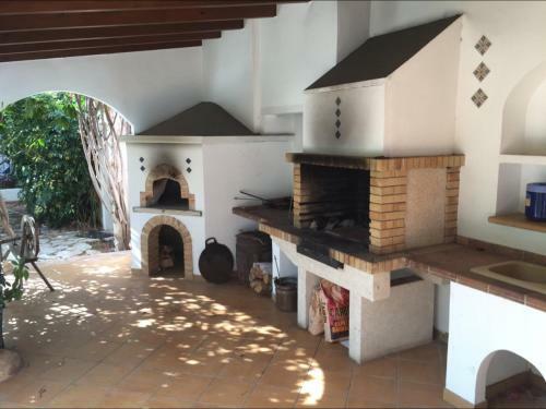 Luxury Villa For 16 People With Seaview, Pool And Bbq