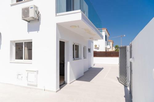 Agia Thekla Villa Ekaterina 4 Bdrm
