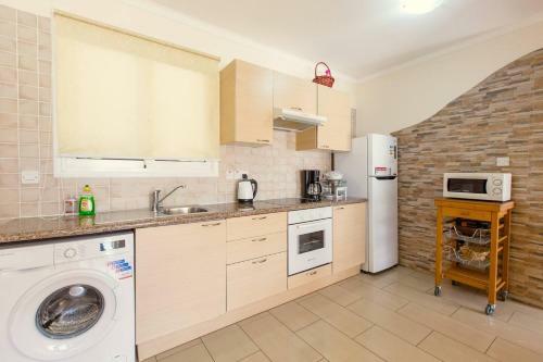 Nissi 3 Pool Access Garden Apartment
