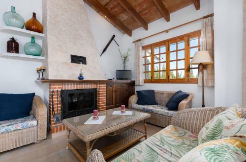 Yourhouse Son Perxa, Quiet Villa With Private Pool For 8 Guests