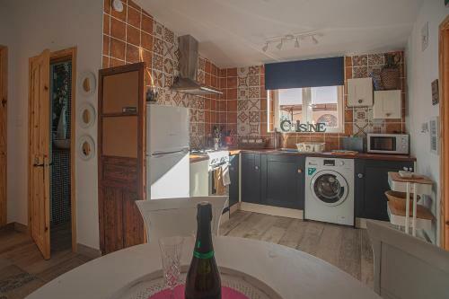 The Garden Apartment With A Private Garden & Shared Pool
