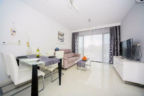 Apartamento Penthouse 2 Bedrooms In Mil Palmeras