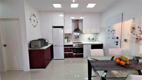 Apartamento Penthouse 2 Bedrooms In Mil Palmeras