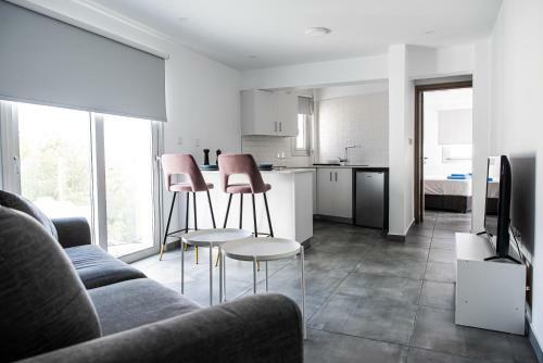 Gisele Hotel Apartments